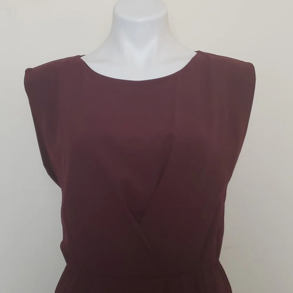 Halston Heritage Cap Sleeve Crepe Dress - Picture 4 of 16